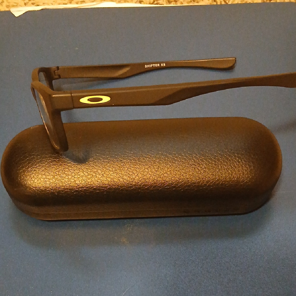 Oakley Matte Black Eyewear with Case